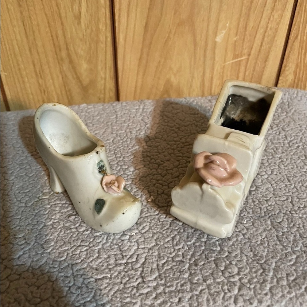Elegant Ceramic Shoe & Carriage Porcelain/Ceramic Figurines with Pink Accents